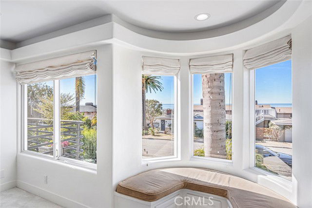 Building Photo - 204 N Poinsettia Ave