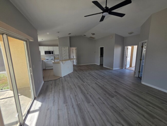 Foto del edificio - 1618 SW 19th St