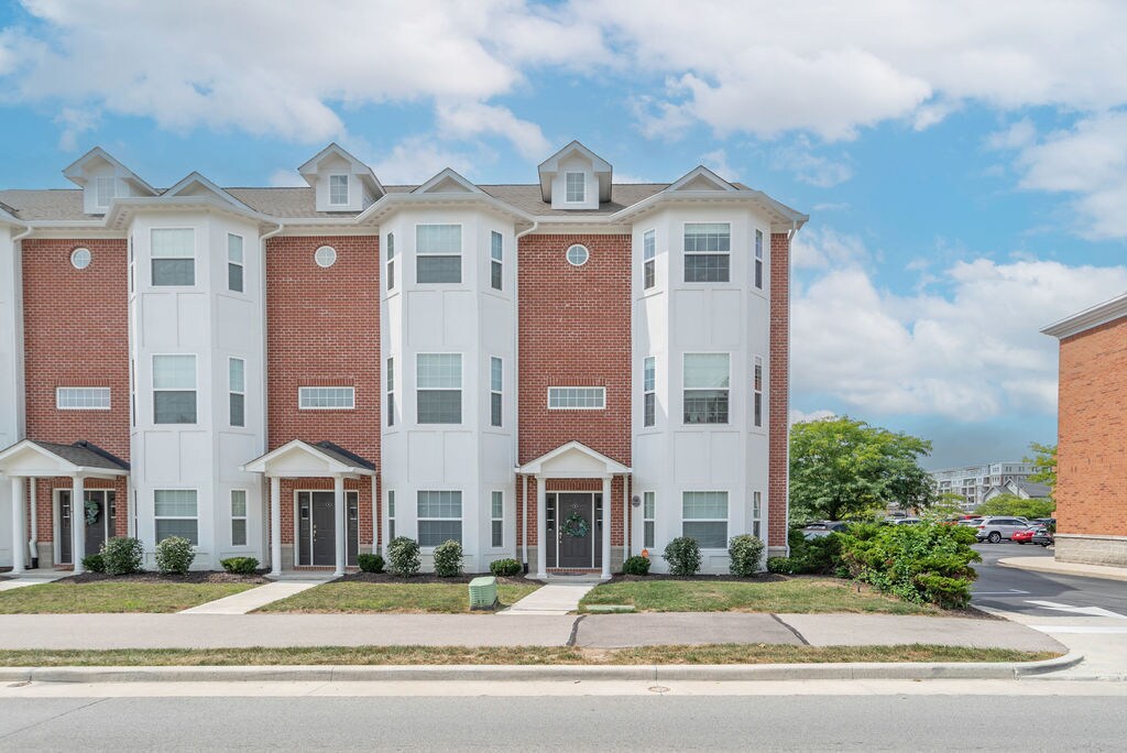 Foto principal - 20 Guilford Trail Dr