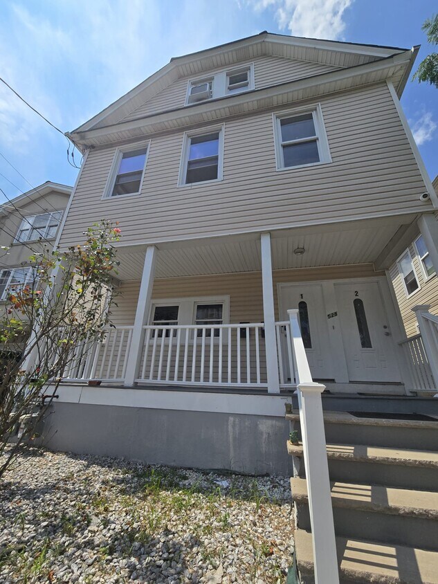 Primary Photo - 528 Magnolia Ave