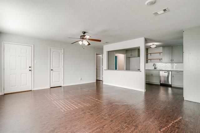Foto del edificio - 213 NW Jayellen Ave