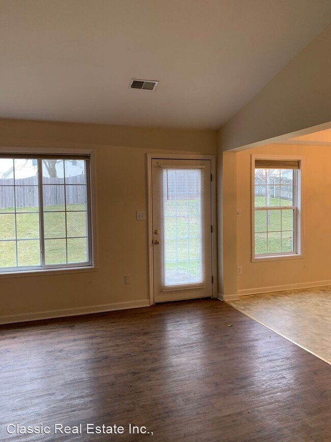 Building Photo - 3 br, 2 bath House - 2737 Woodlawn Way