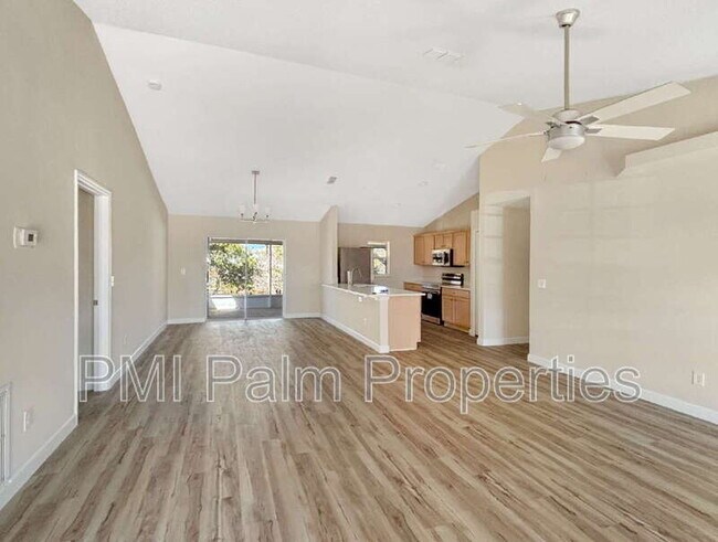 Foto del edificio - 117 SW Glenwood Dr