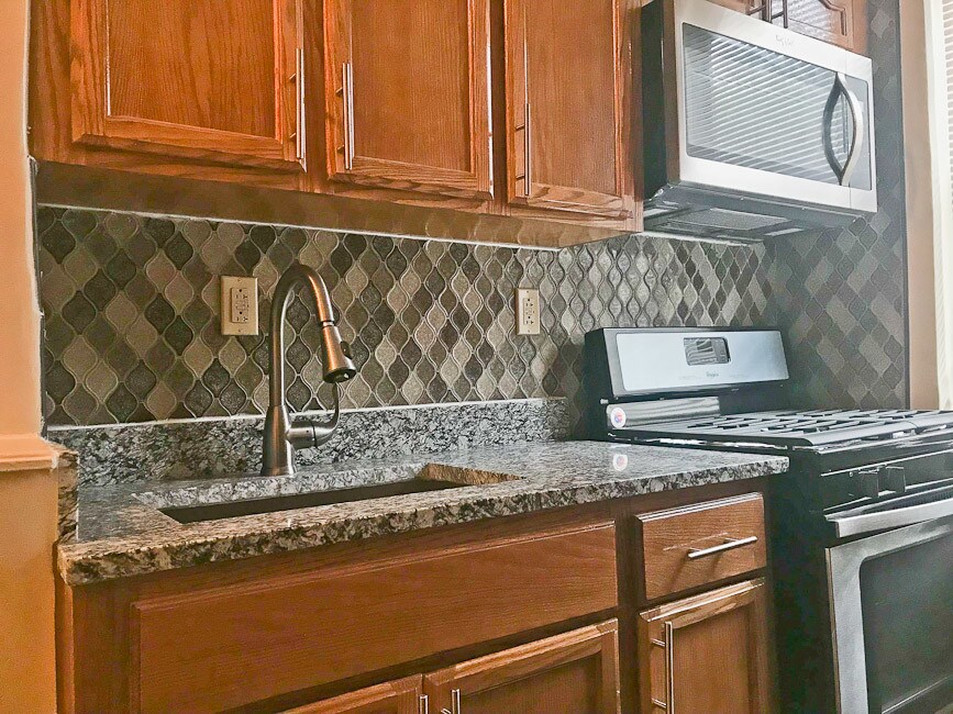 Foto principal - 91-61 193rd St