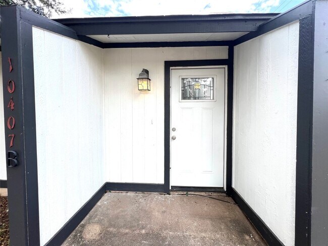 Foto del edificio - 10407 Burmaster Ln