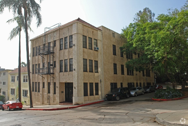 Building Photo - 1921 Whitley Ave