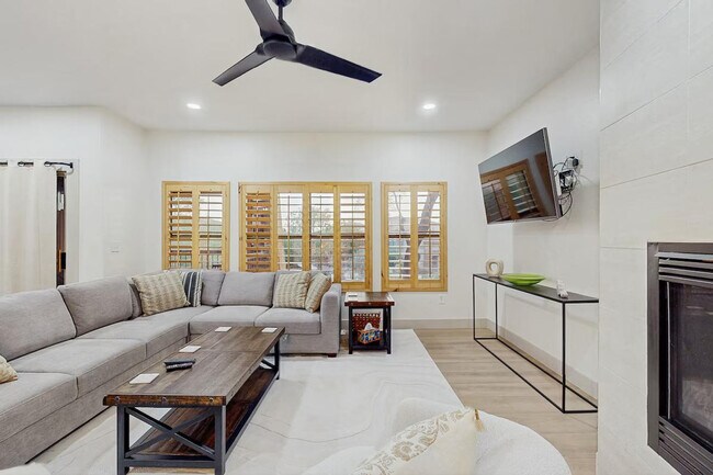 Building Photo - 19700 N 76th St