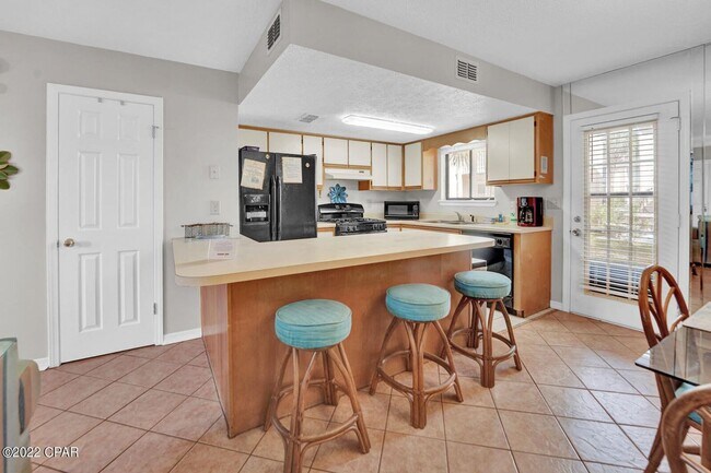 Foto del edificio - Fully Furnished, with All Utilities and Golf Cart, Townhome Panama City Beach