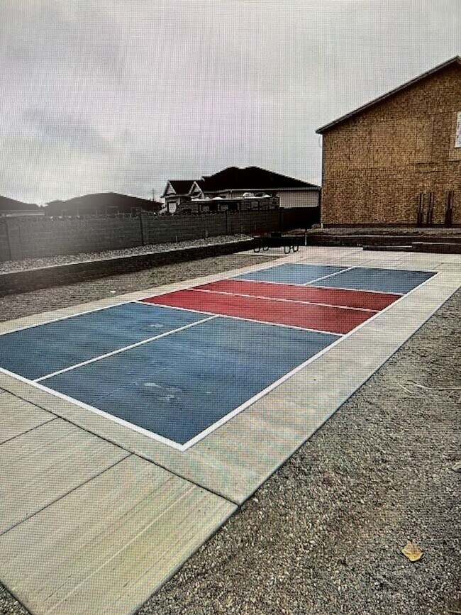 Foto del edificio - Brand New Townhome! Half off First Month Move in Special!