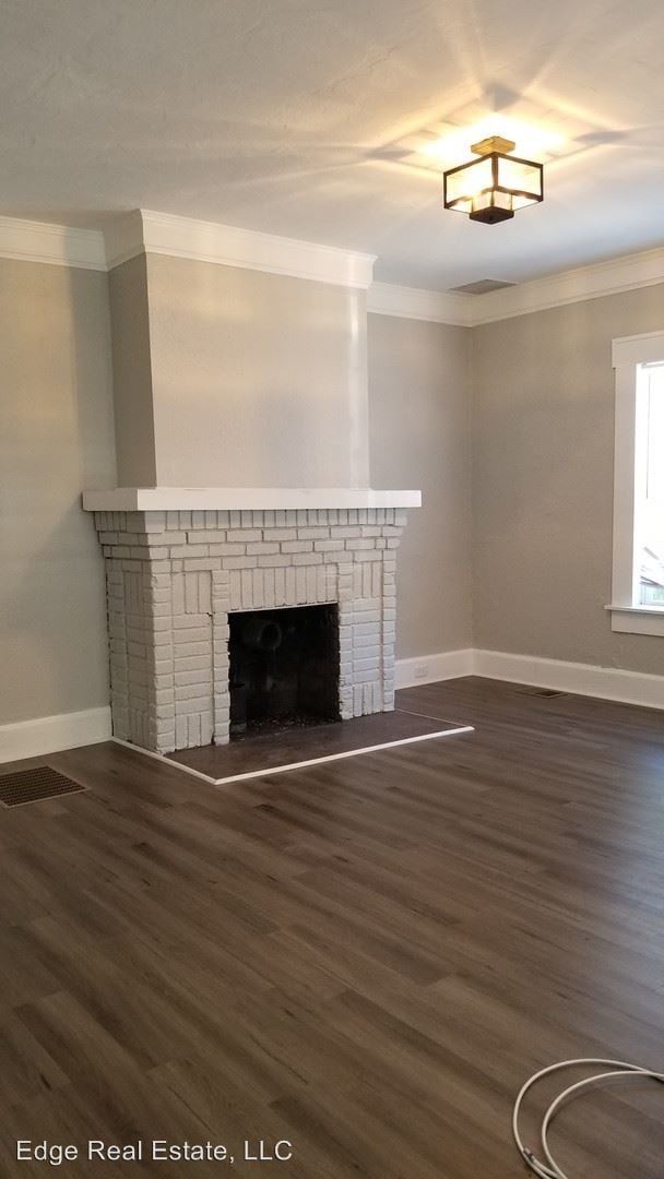 Building Photo - 920 9th Ave S