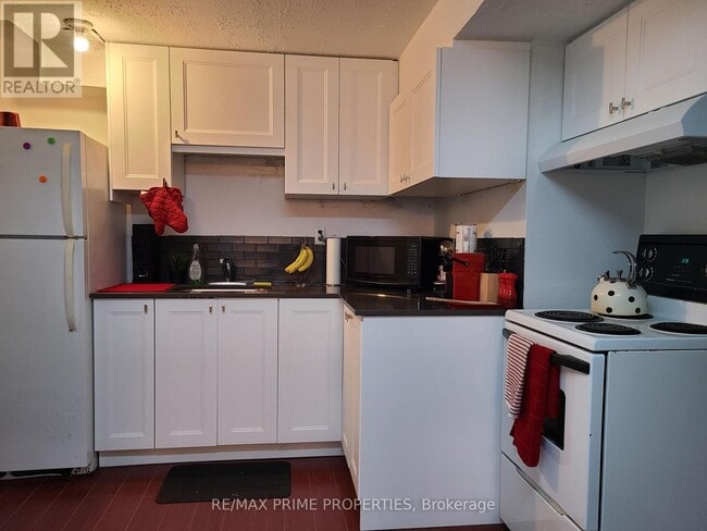 Building Photo - 1629 Marshcourt Dr