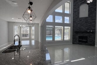 Building Photo - 2406 Trocadero Ln