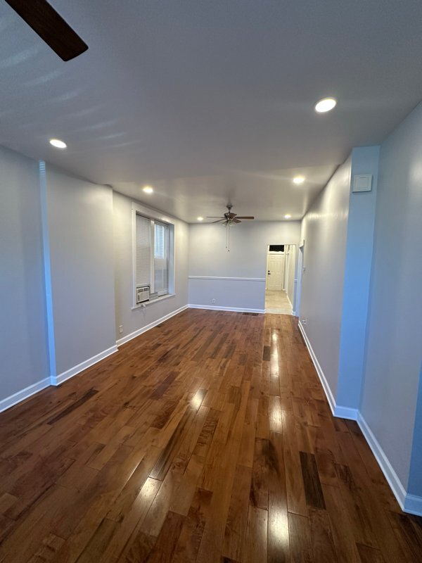 Foto del edificio - 1649 W Garfield Blvd