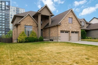 Building Photo - 3135 Pincombe Dr