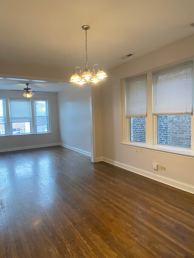 Foto del edificio - 3605 W Belmont Ave