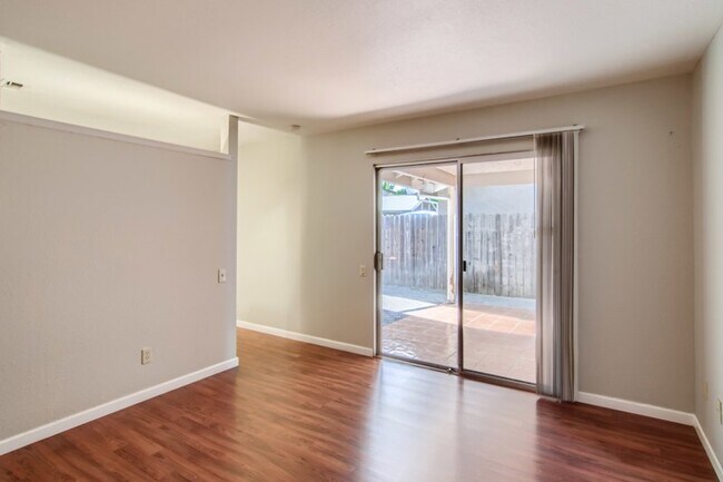 Building Photo - 1632 Klamath River Drive