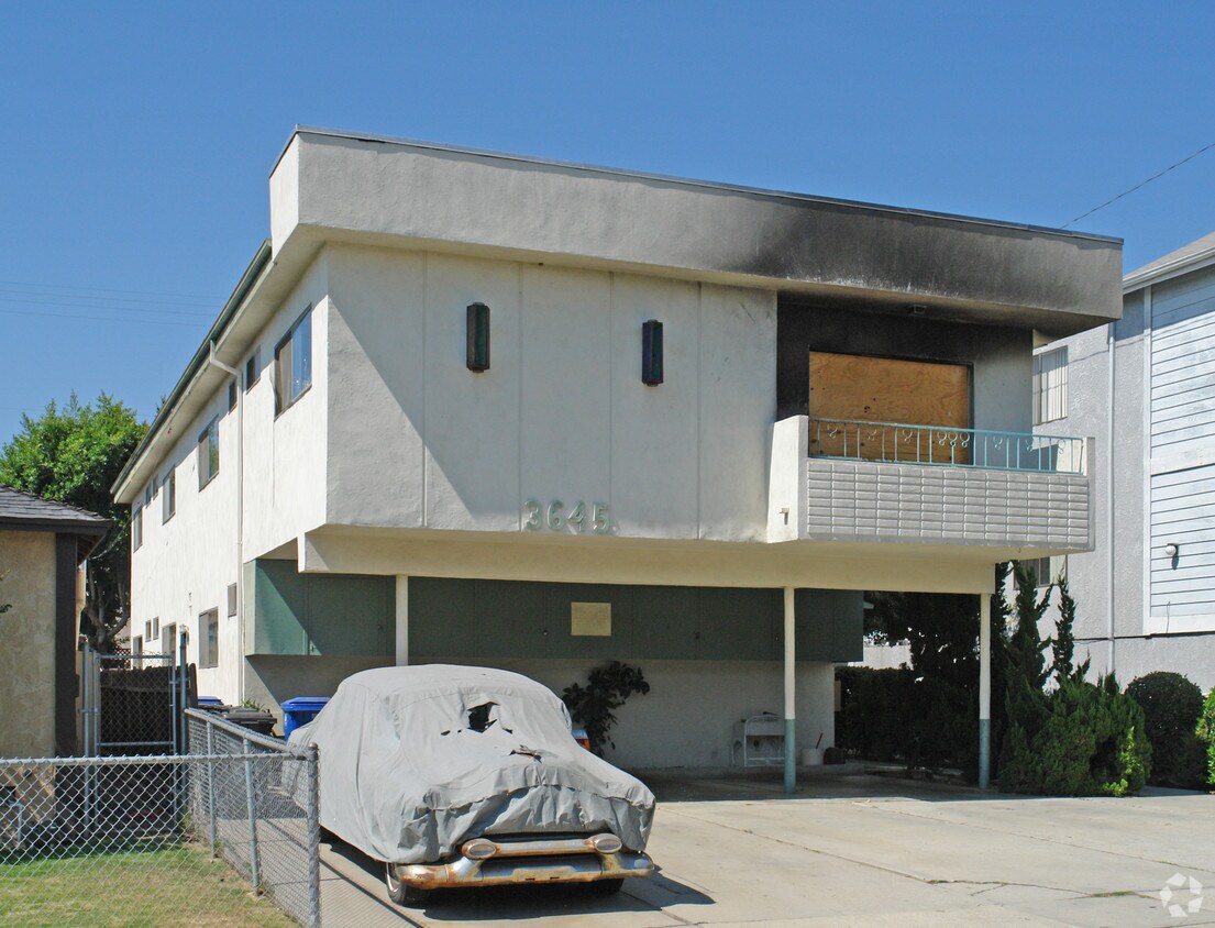 Foto del edificio - 3645 Veteran Ave