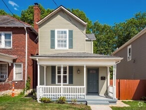Building Photo - 574 Seymour Ave