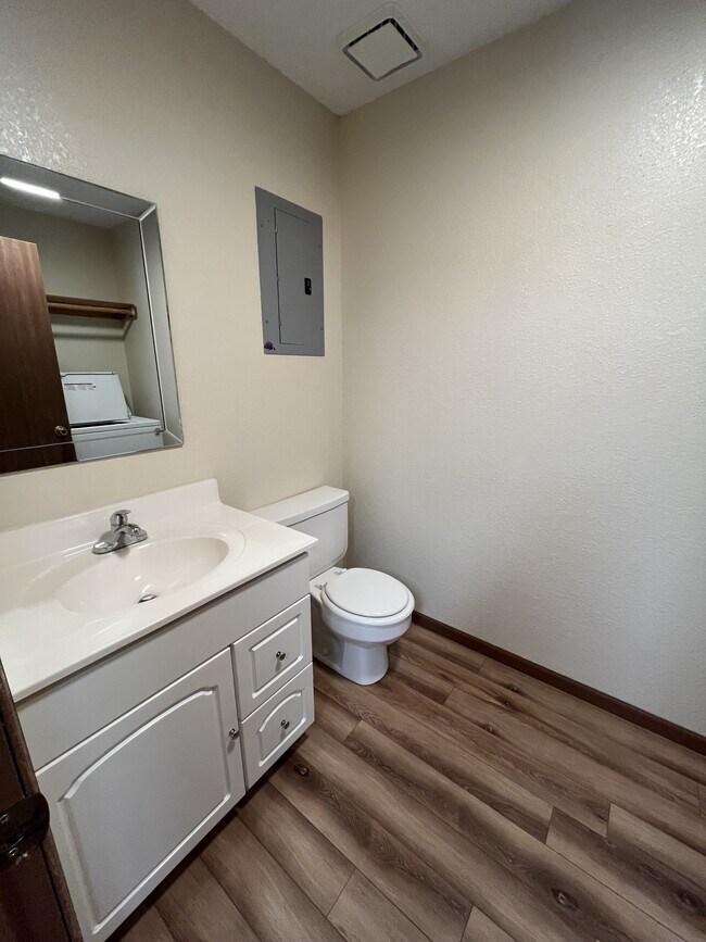 Foto del edificio - 806 Foster Ln