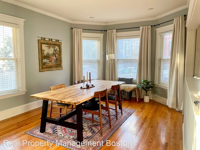 3 br, 2.5 bath House - 18 Inman St Unit 1 - 4