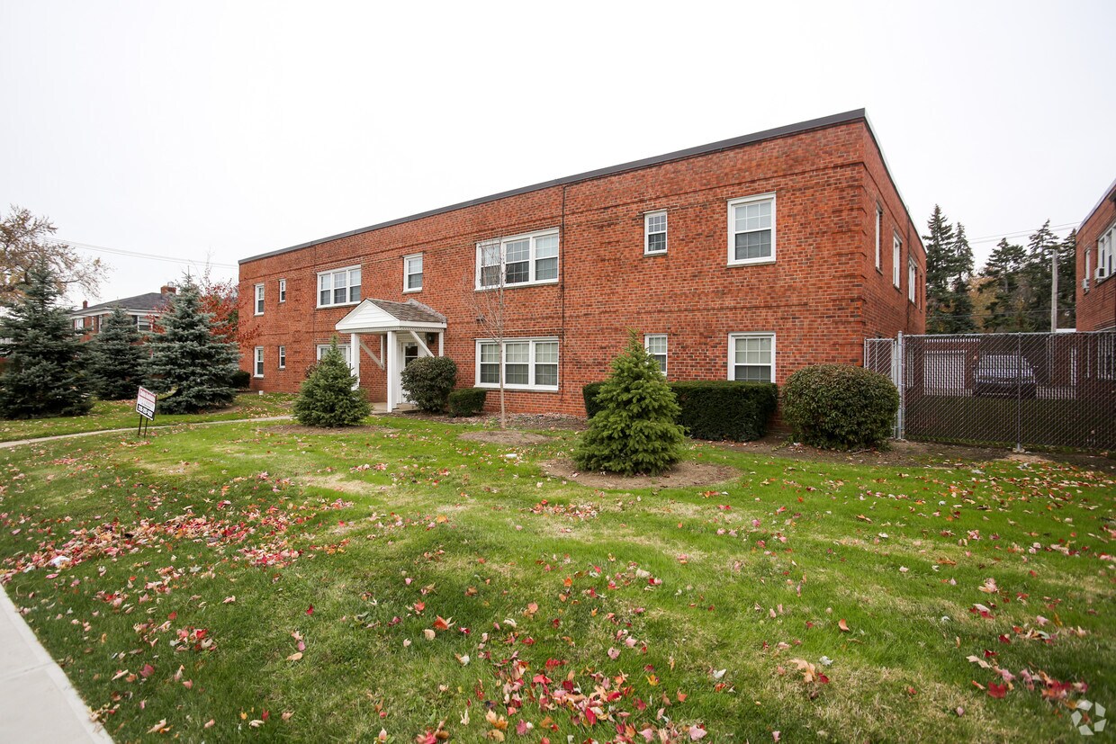 Primary Photo - 2075-2095 Warrensville Center Rd