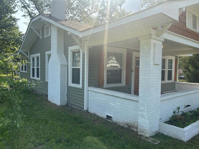 Building Photo - 126 66th Pl N