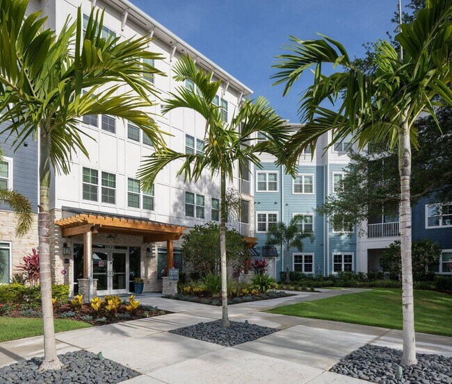 5 Oaks at Westchase Apartments in Tampa, FL