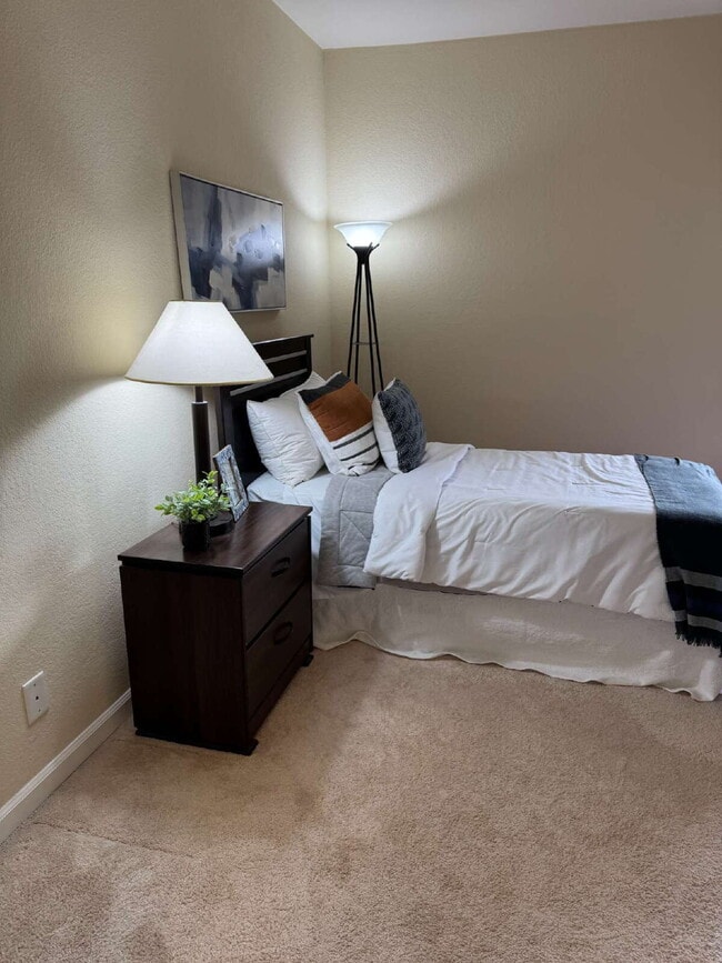 Building Photo - Top-Floor 1BR/1BA Condo in Newark's Murieta Community — $2,500/mo