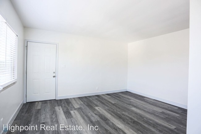 Building Photo - 10329 S Inglewood Ave