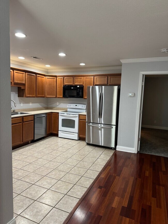 Foto del edificio - Maryville 37804 - 4-Bedroom, 2-Bath, 2-Story Condo - Contact Faye Hudson 865-789-3204