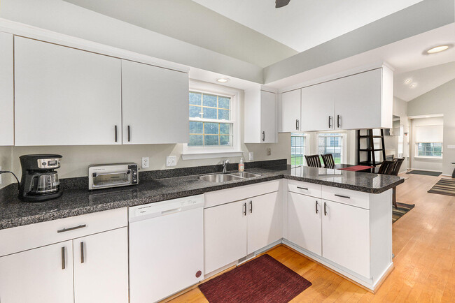 Foto del edificio - 6611 Chimney Sweep Ct