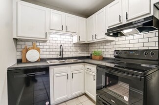 Building Photo - 822 Dolphin Dr