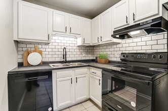 Building Photo - 845 Dolphin Dr
