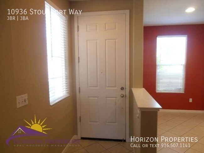Building Photo - Modern Two-story 3 Bed 2.5 Bath 1,374 sqft...