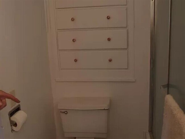 Building Photo - Newly remodeled 2 bedroom