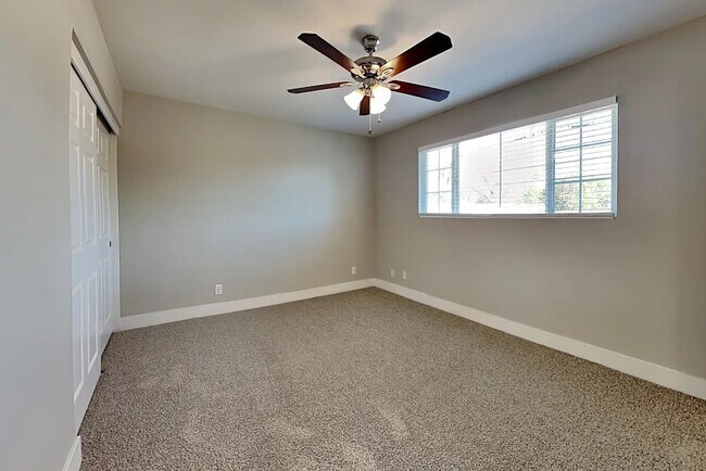 Foto del edificio - 7502 E Latham St