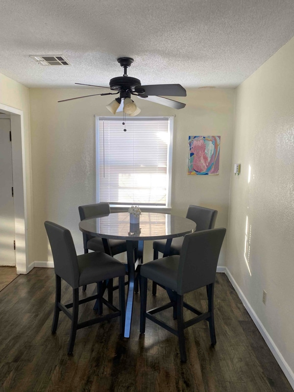 Photo - 1305 S Midwest Blvd House