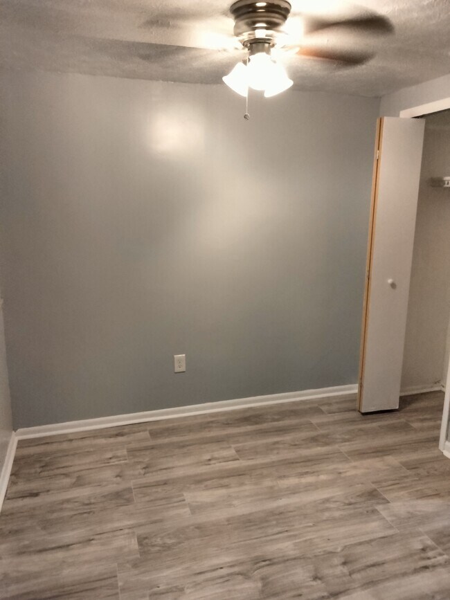 Foto del edificio - 3778 W 33rd St