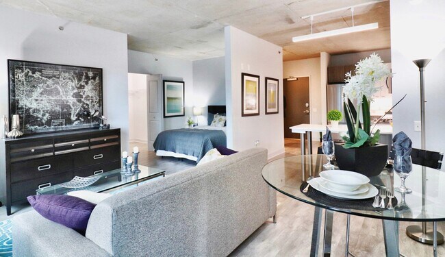 Foto del edificio - 1021 W Addison St