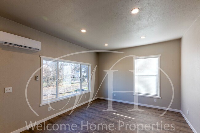Foto del edificio - Newly Remodeled 1 Bedroom with an Office