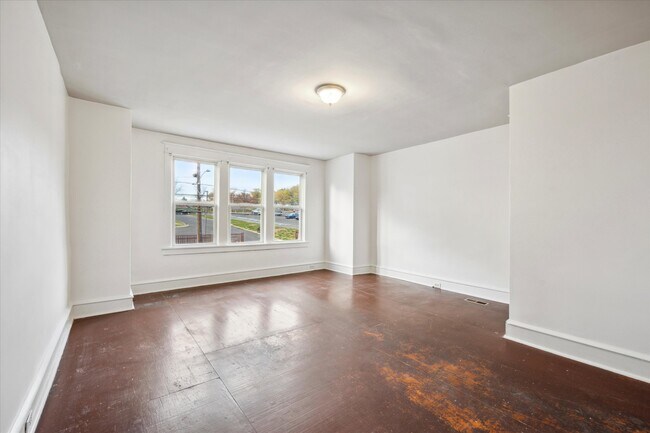 Building Photo - 2519 W 9th St