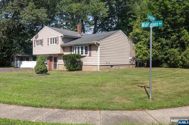 Foto del edificio - 167 Middlesex Ave