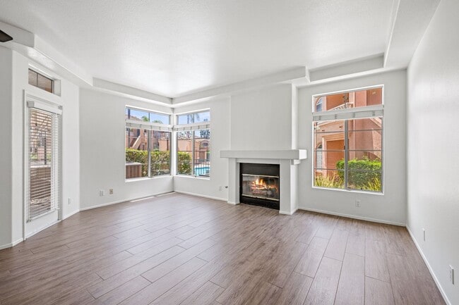 Building Photo - 3581 Cameo Dr