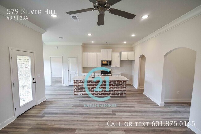 Building Photo - 579 Silver Hill