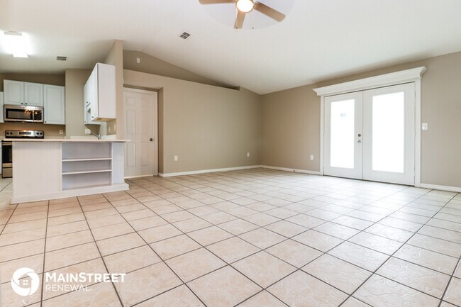 Building Photo - 14041 Tyringham St