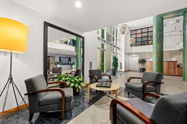 Foto del edificio - Super Spacious Cortez Hill 2-Bedroom at Discovery! Small Pet Ok!