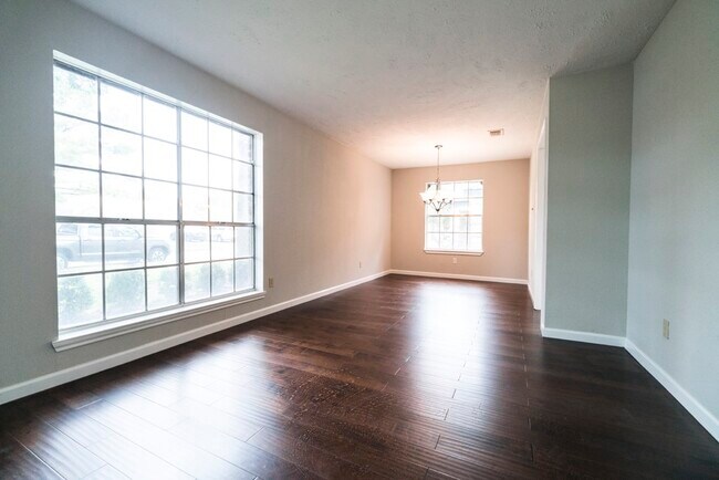 Foto del edificio - 2314 Pebbledowne Cir