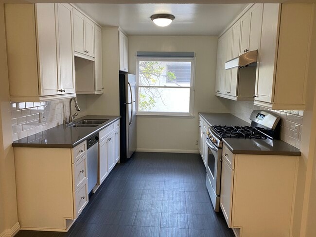 Building Photo - 3563 Keystone Ave