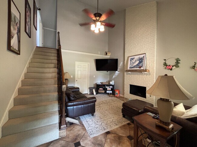 Foto del edificio - 4 BEDROOM IN NORTH  BOSSIER