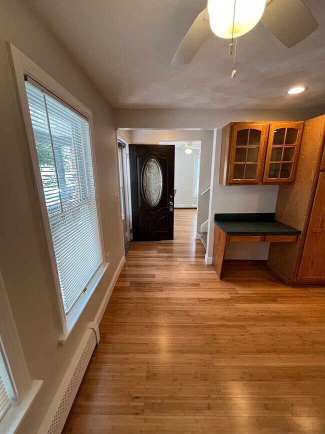 Building Photo - 4 Bedroom 2 Bath Single Family Home